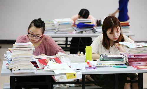 郑州爆料搬宿舍视频最新,搬宿舍视频引发热议,校园生活新篇章开启 第1张 郑州爆料搬宿舍视频最新,搬宿舍视频引发热议,校园生活新篇章开启 第1张